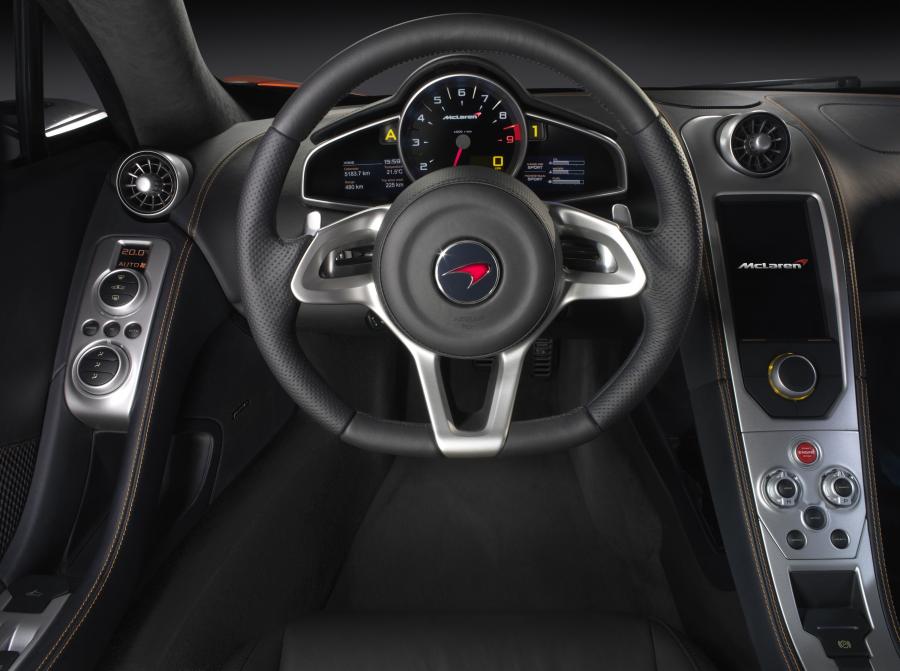  McLaren MP4-12C 2009 года  (фото 87 из 268)